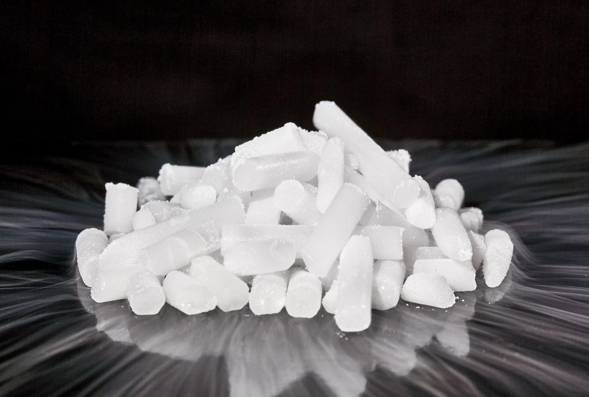 Glace carbonique Sticks 16mn à partir de 20kg - Carbo glace / Glace sèche (20kg boite polystyène 4€/kg)